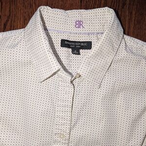2X15$Banana Republic Cream Sleeveless Button Down Shirt Size 8
